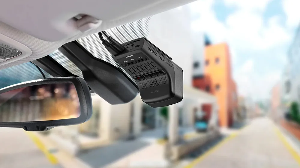 dyskretna kamera samochodowa thinkware u3000 pro